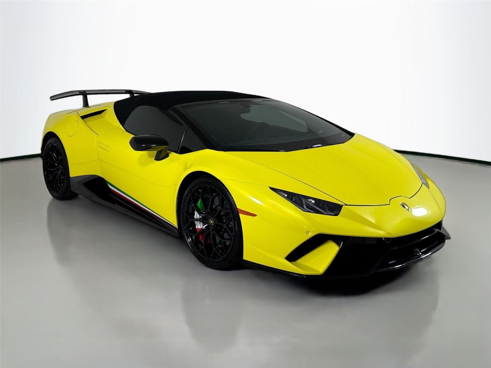 2019 Lamborghini Huracan Spyder Performante photo 39