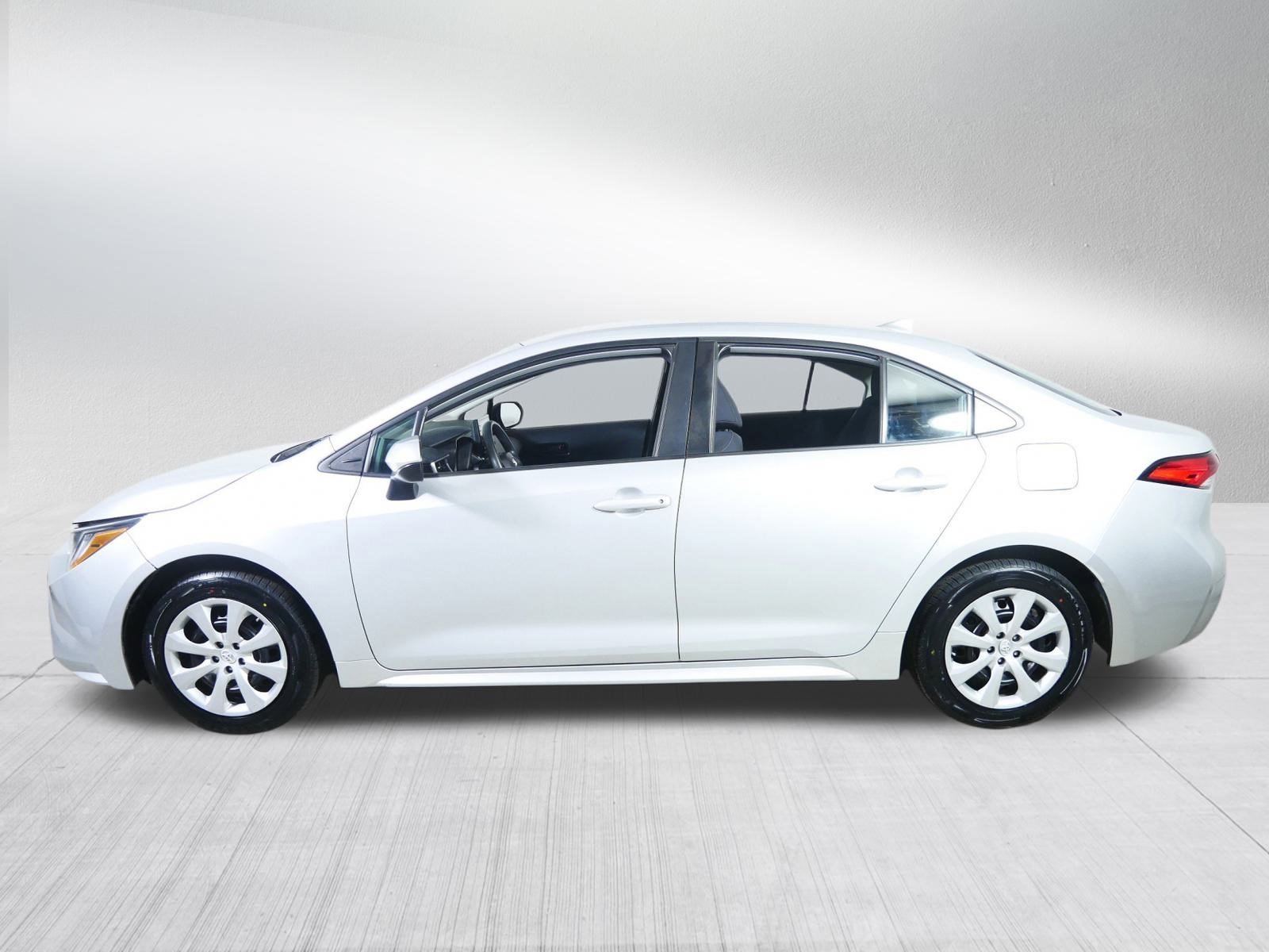 2022 Toyota Corolla LE photo 4