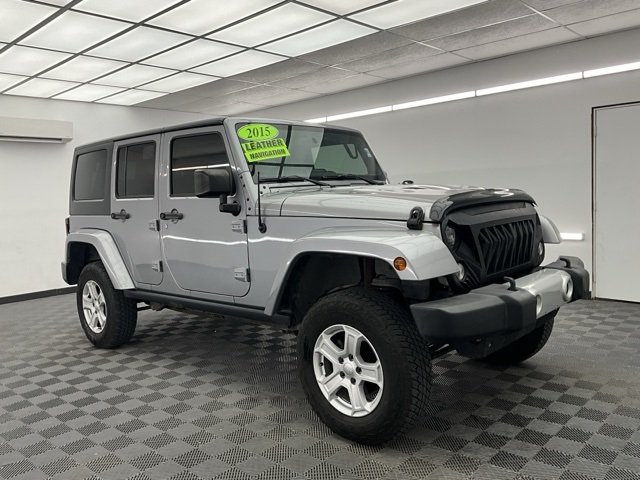2015 Jeep Wrangler Unlimited Sahara photo 3