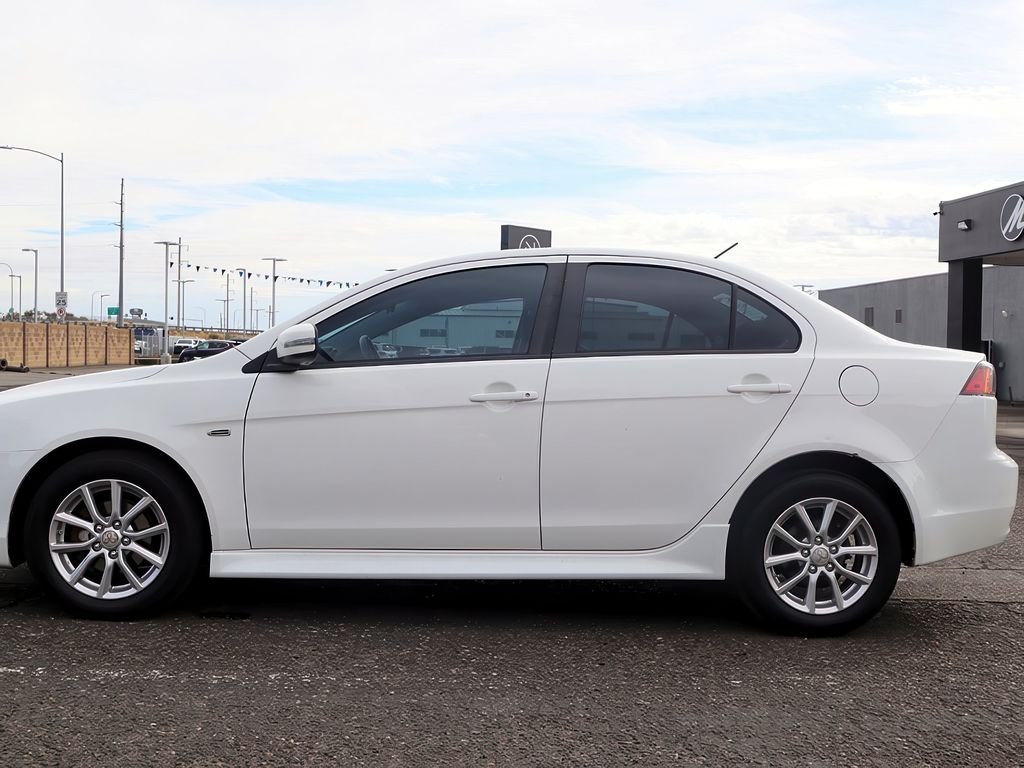 2015 Mitsubishi Lancer ES photo 3