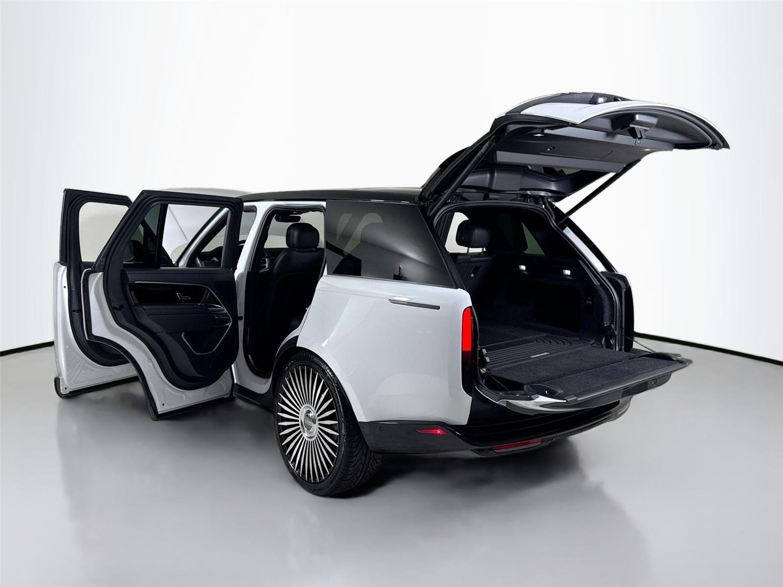 2023 Land Rover Range Rover SE photo 39