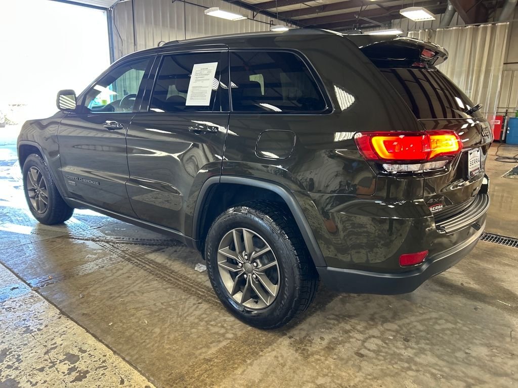 2016 Jeep Grand Cherokee Laredo photo 3