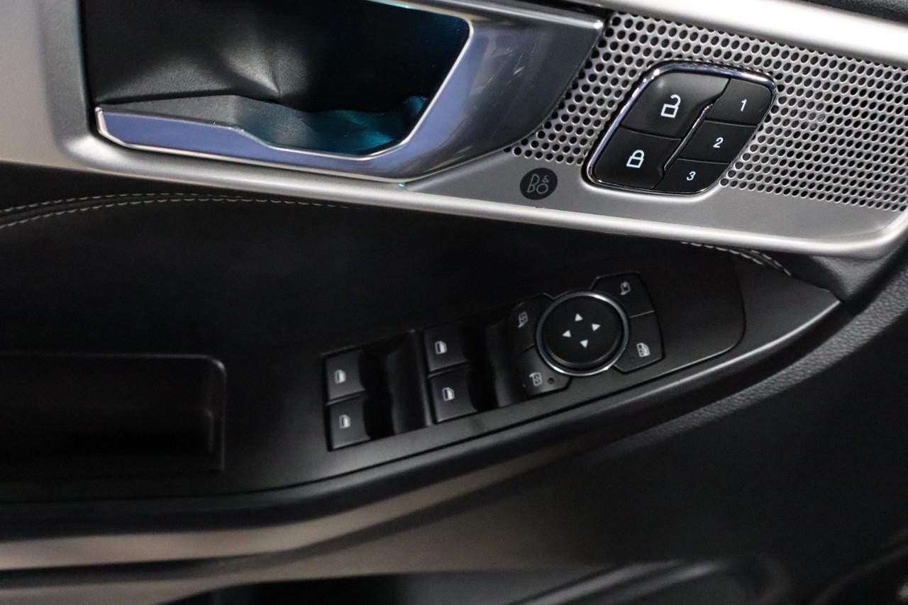 2020 Ford Explorer Limited photo 11