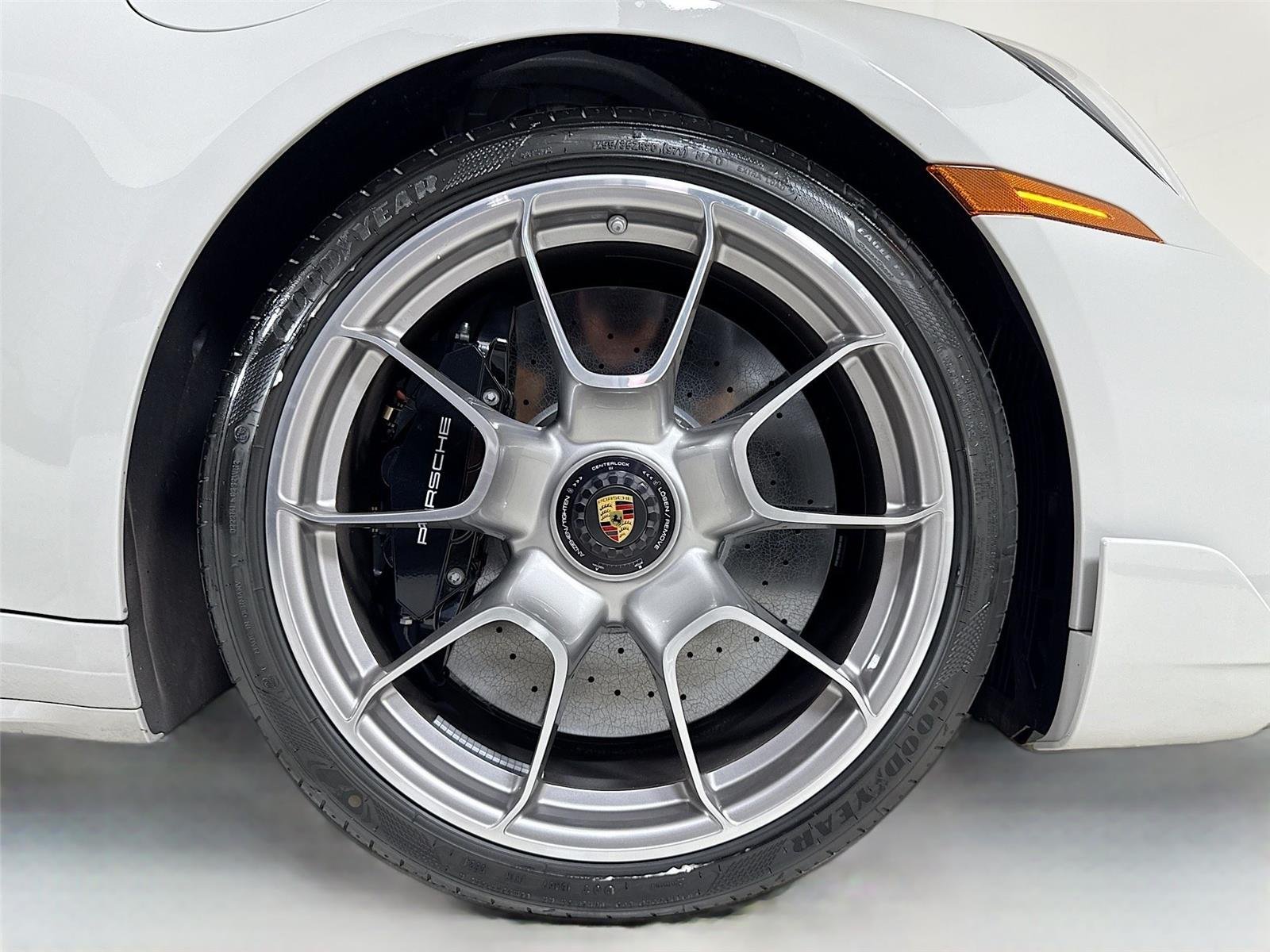 2025 Porsche 911 Turbo S photo 31