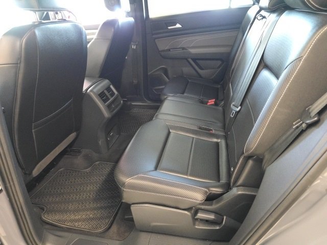 2022 Volkswagen Atlas Cross Sport V6 SE Technology photo 8