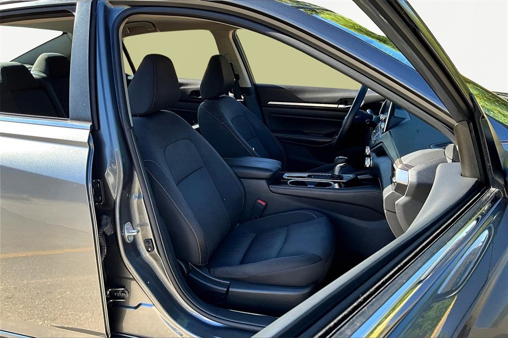 2023 Nissan Altima 2.5 SV photo 4