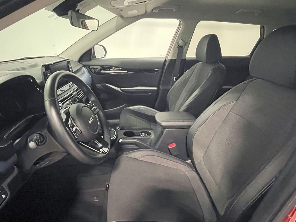 2023 Kia Seltos S photo 2