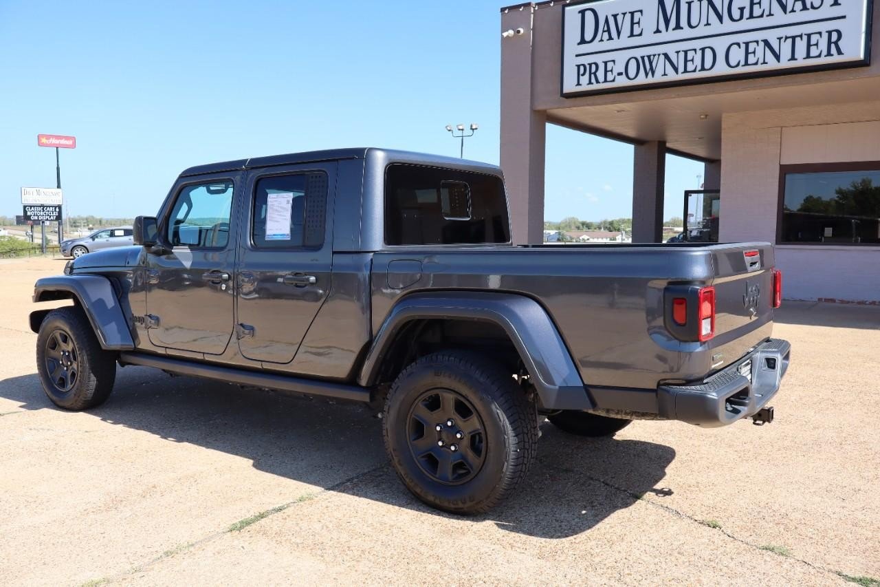 2023 Jeep Gladiator Willys photo 3