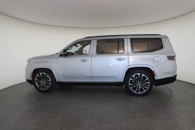 2023 Jeep Grand Wagoneer III photo 4