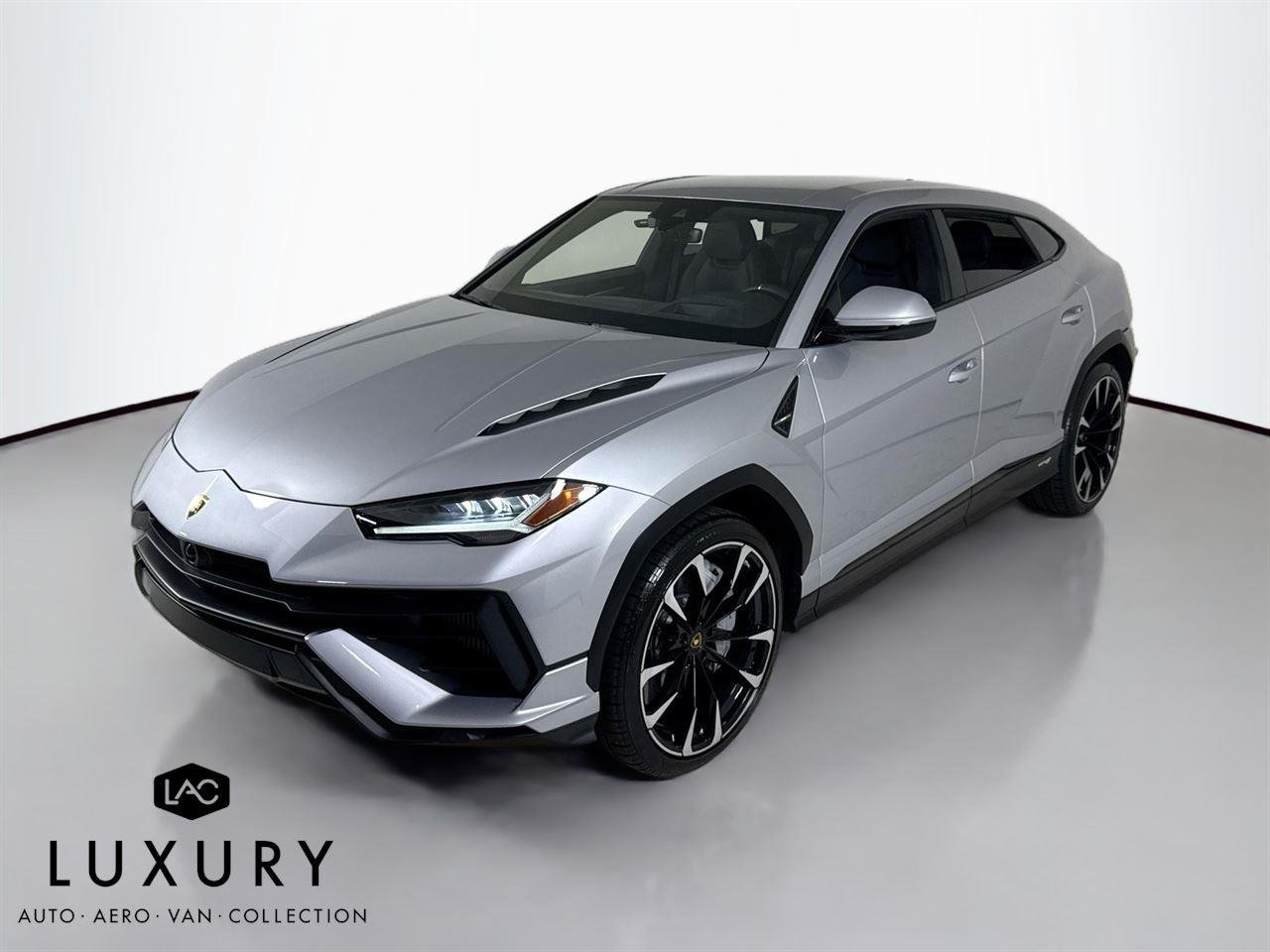 2024 Lamborghini Urus S photo 2