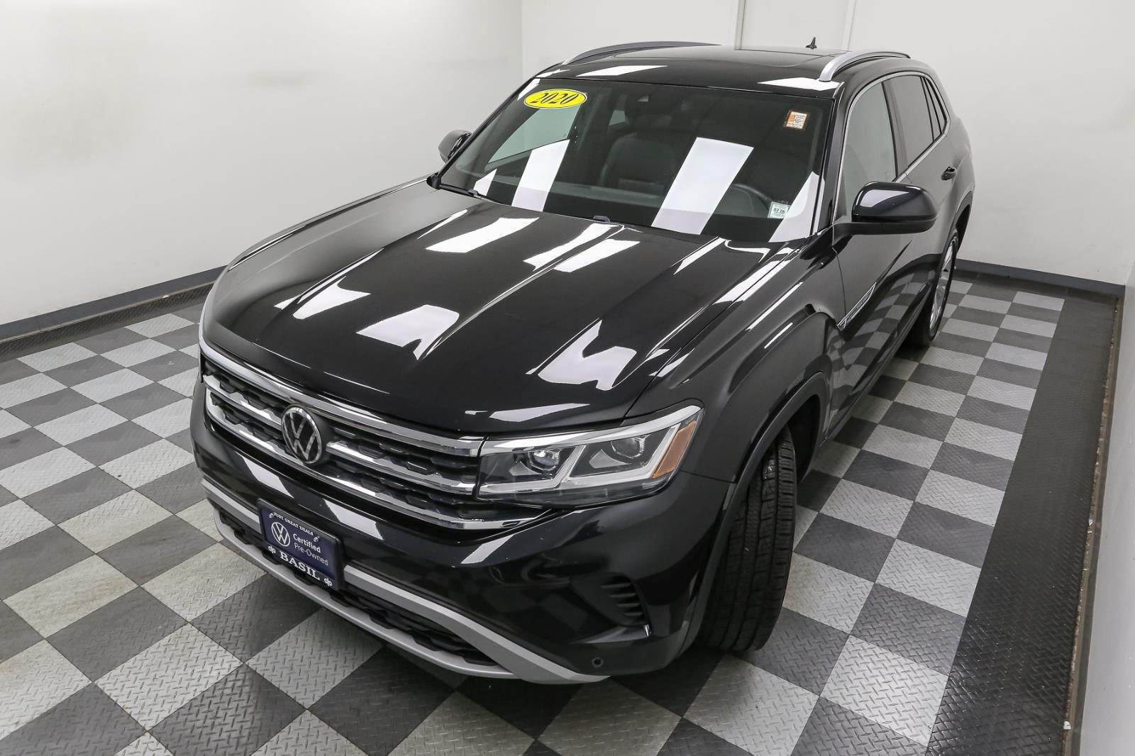 2020 Volkswagen Atlas Cross Sport SEL photo 3