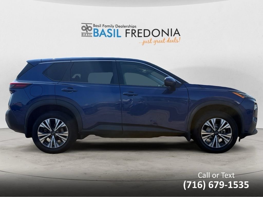 2023 Nissan Rogue SV photo 5