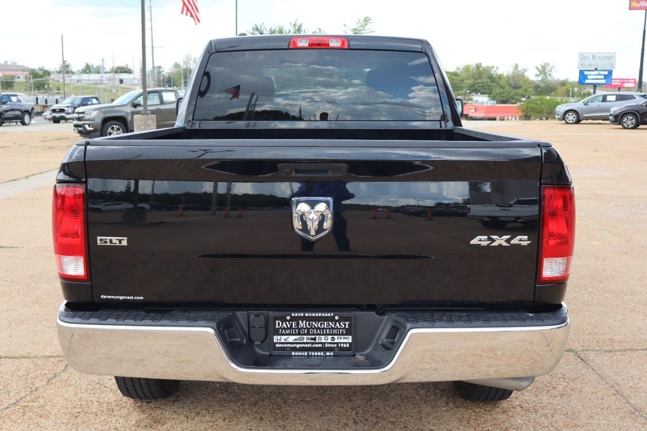 2024 Ram 1500 Classic SLT photo 4