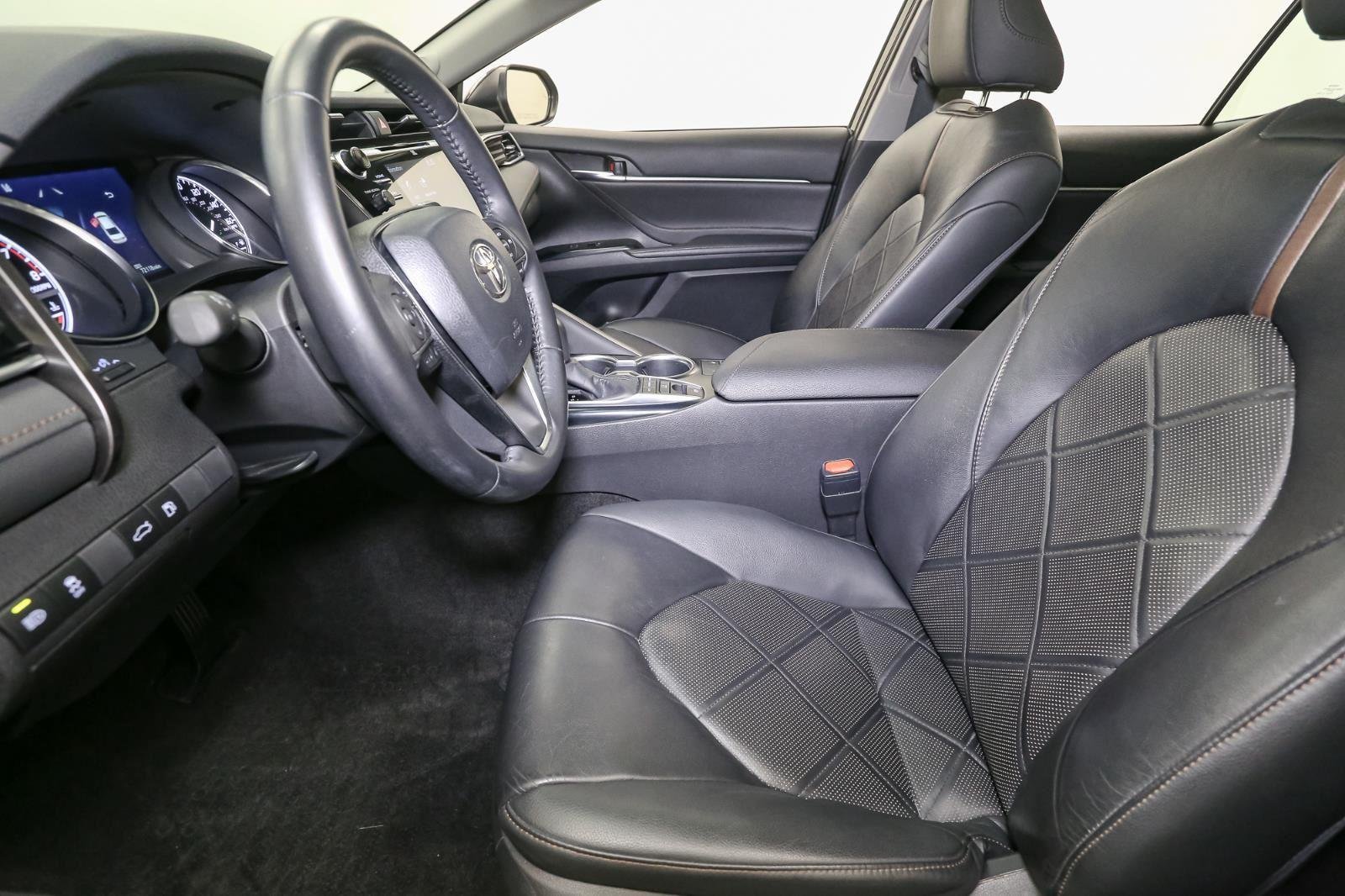 2018 Toyota Camry XLE photo 37