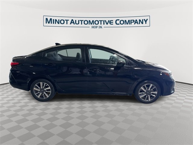 2023 Nissan Versa 1.6 SV photo 9