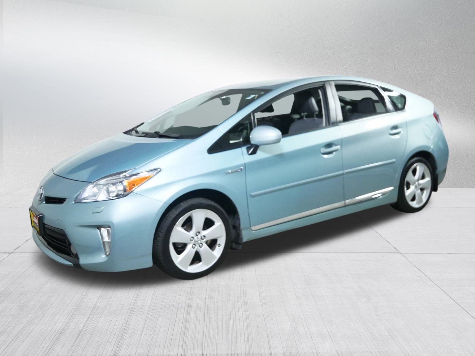 2015 Toyota Prius Five photo 3