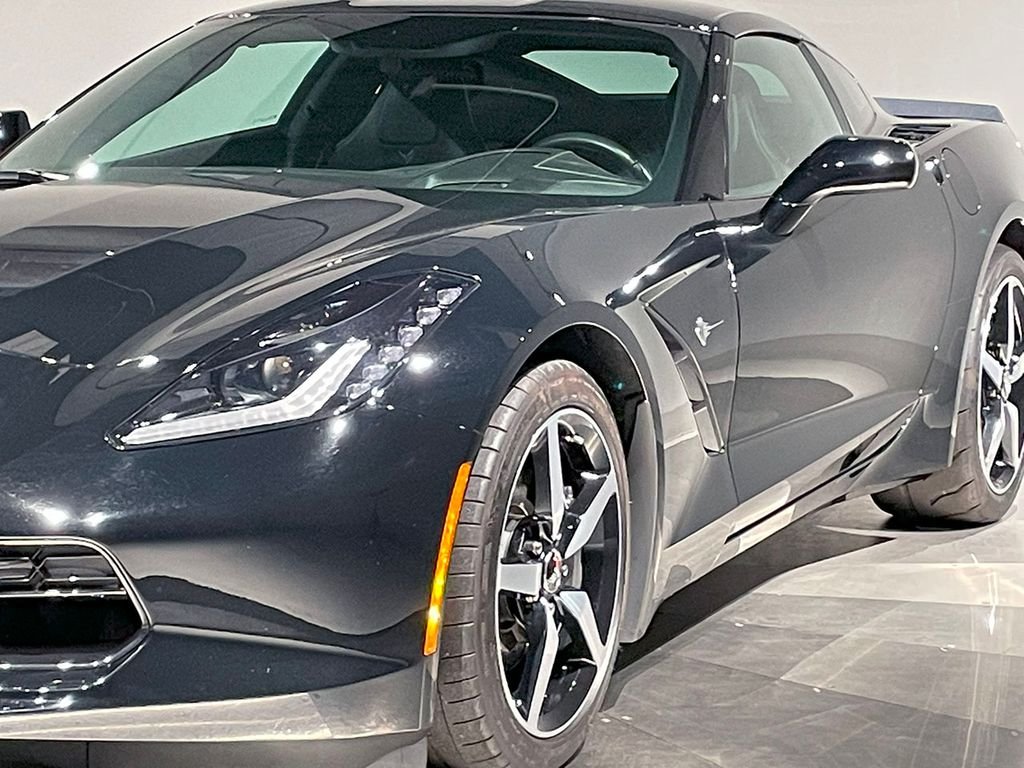 2015 Chevrolet Corvette Stingray 2LT photo 13