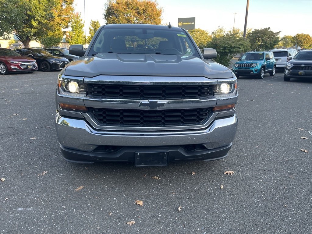 2017 Chevrolet Silverado LT photo 2
