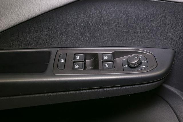 2024 Volkswagen Taos SE photo 32