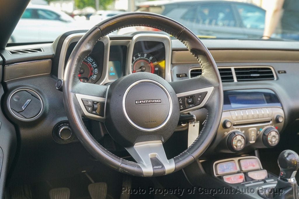 2011 Chevrolet Camaro 2SS photo 23