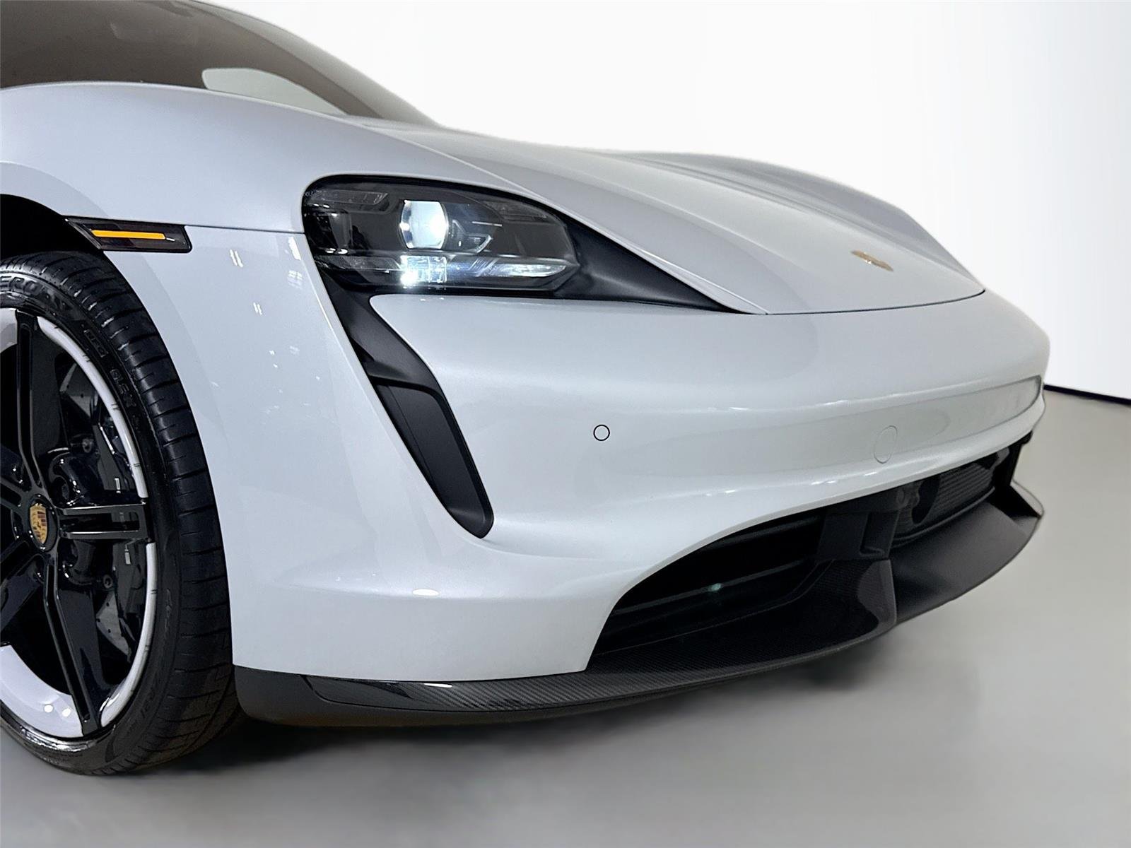 2021 Porsche Taycan Turbo S photo 36