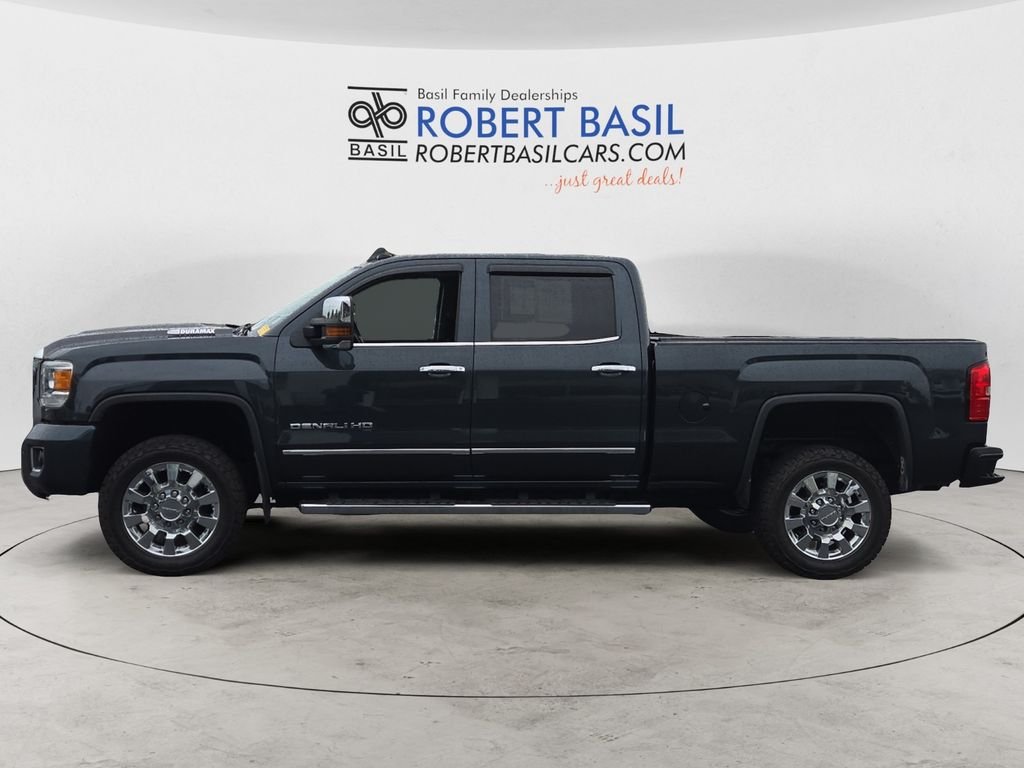 2019 Gmc Sierra HD Denali photo 2