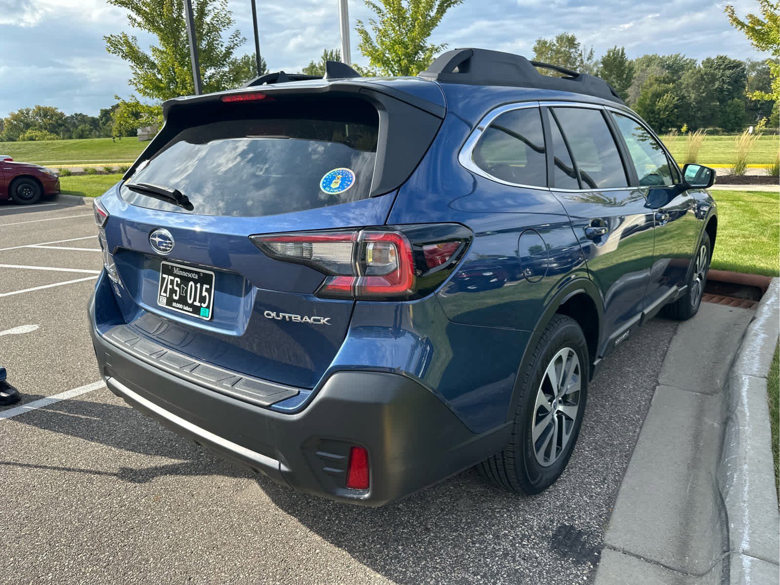 2020 Subaru Outback Premium photo 2