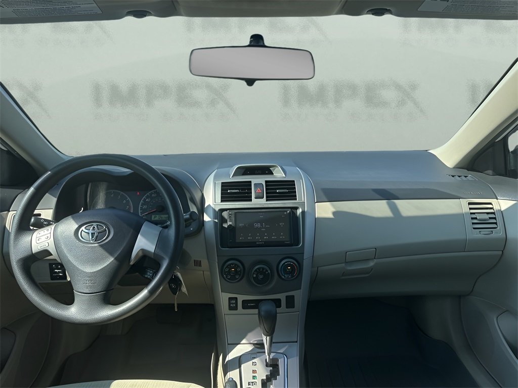 2012 Toyota Corolla LE photo 11