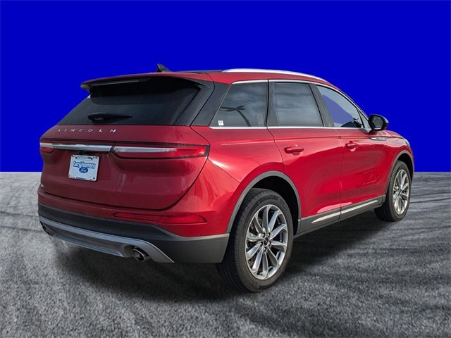 2022 Lincoln Corsair Standard photo 3