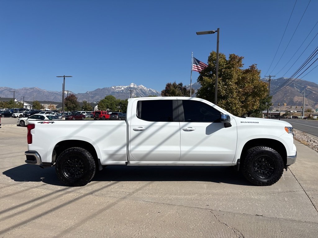2024 Chevrolet Silverado 1500 LT photo 3