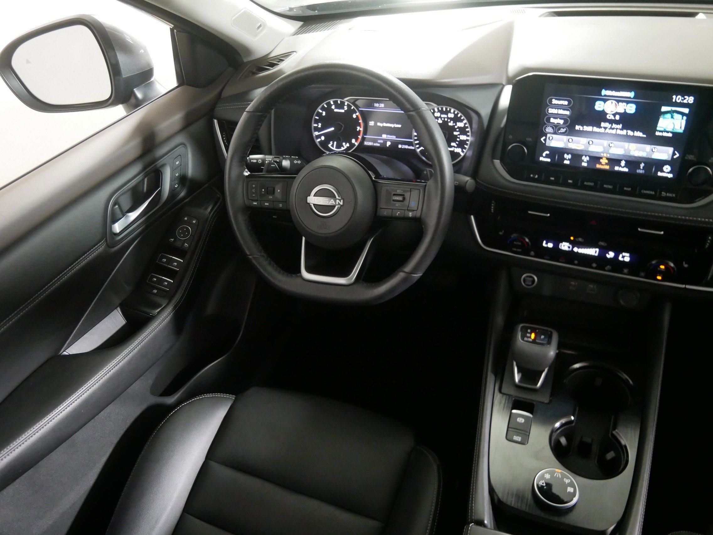 2022 Nissan Rogue SL photo 9