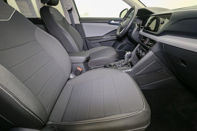 2024 Volkswagen Taos SE photo 15