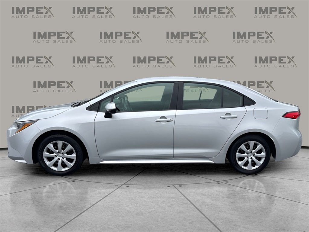 2024 Toyota Corolla LE photo 2