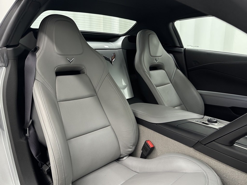 2016 Chevrolet Corvette 2LT photo 22