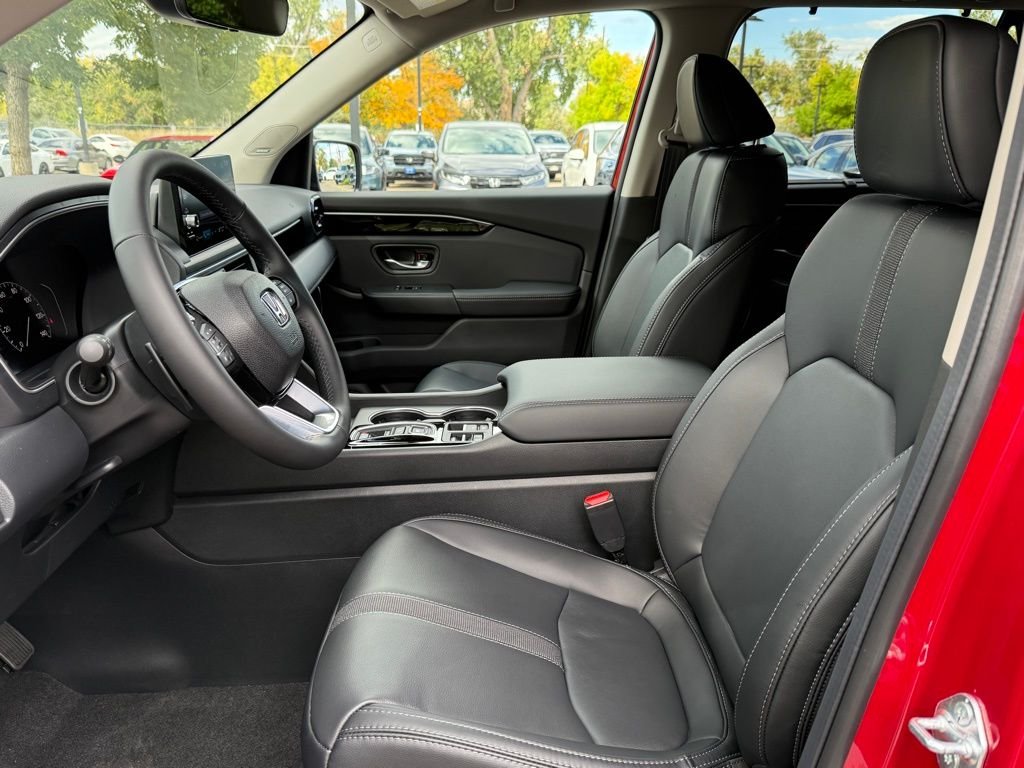 2025 Honda Pilot Touring photo 9