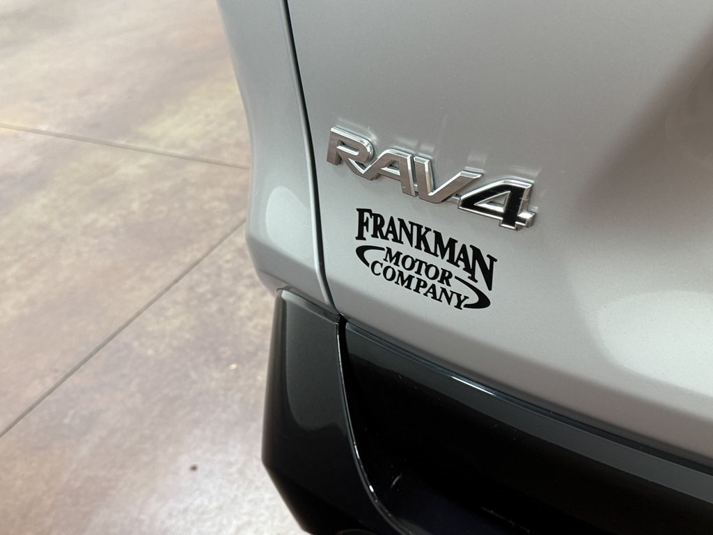 2019 Toyota RAV4 Hybrid XSE photo 48