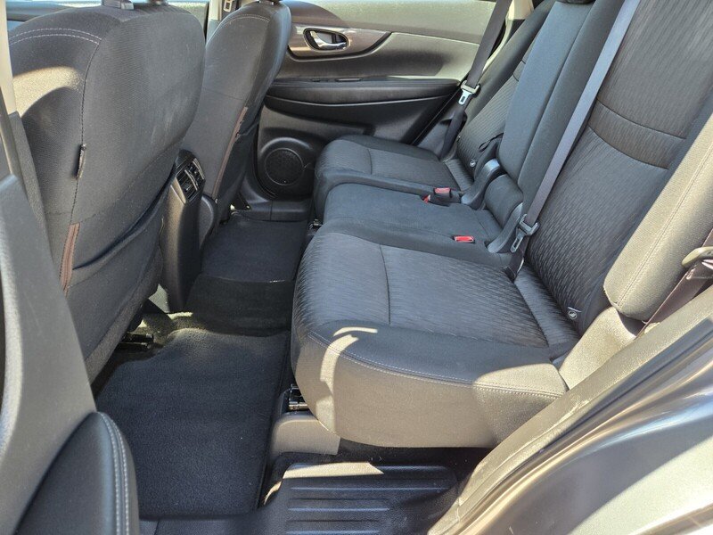 2017 Nissan Rogue S photo 8
