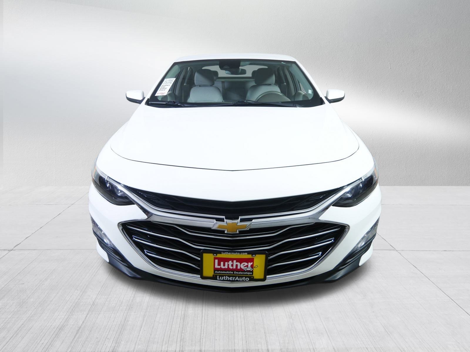 2023 Chevrolet Malibu 1LT photo 2
