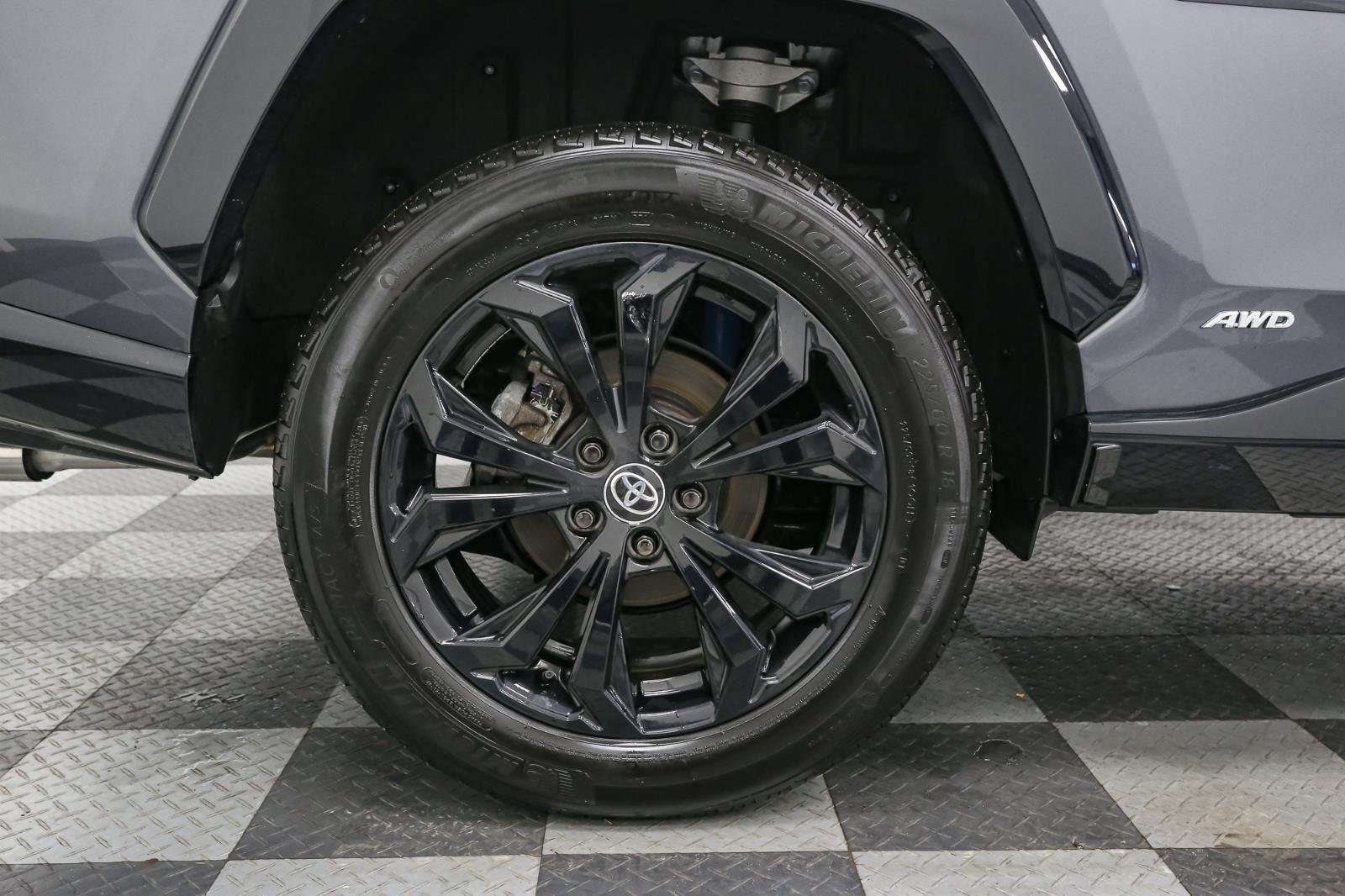 2022 Toyota RAV4 Hybrid SE photo 13