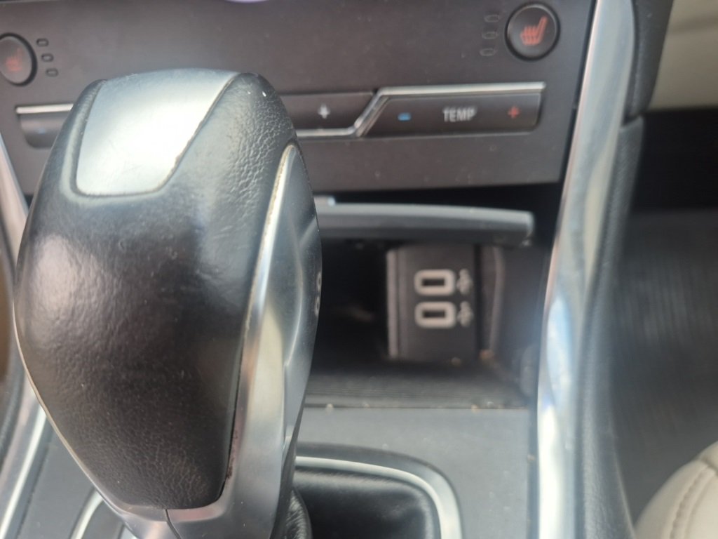 2016 Ford Edge Titanium photo 8