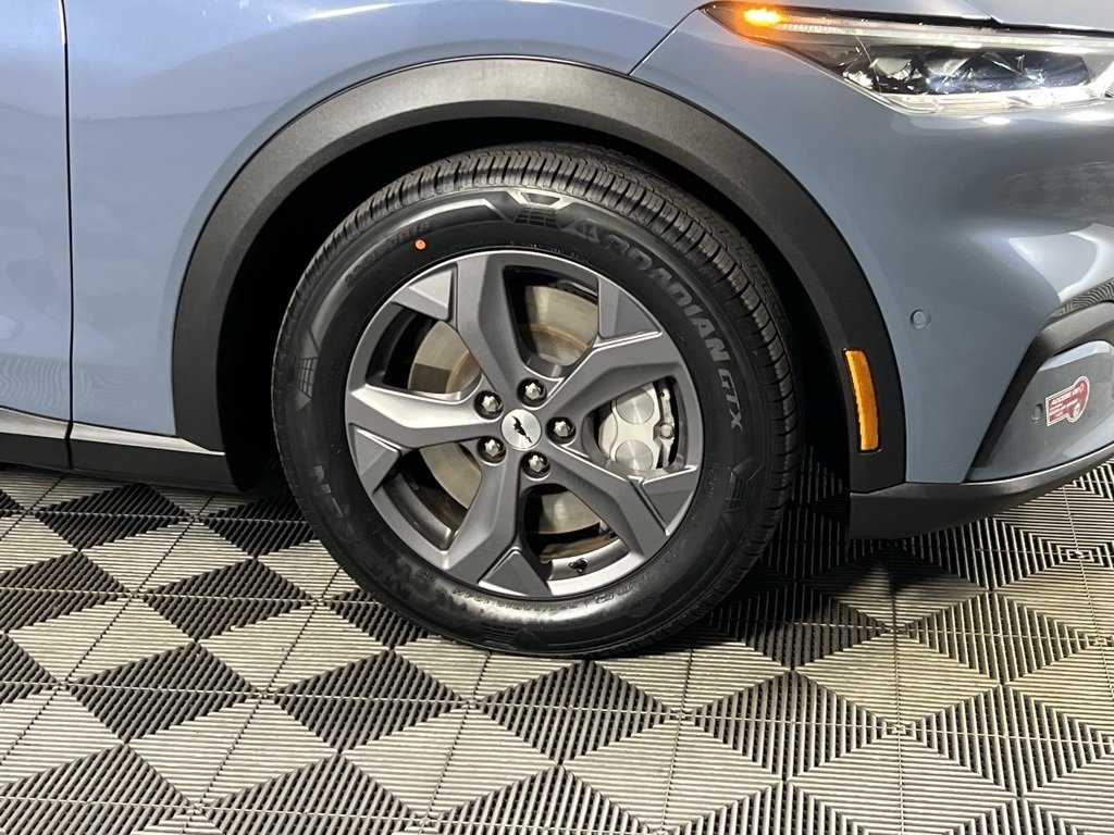 2023 Ford Mustang Mach-E Select photo 3