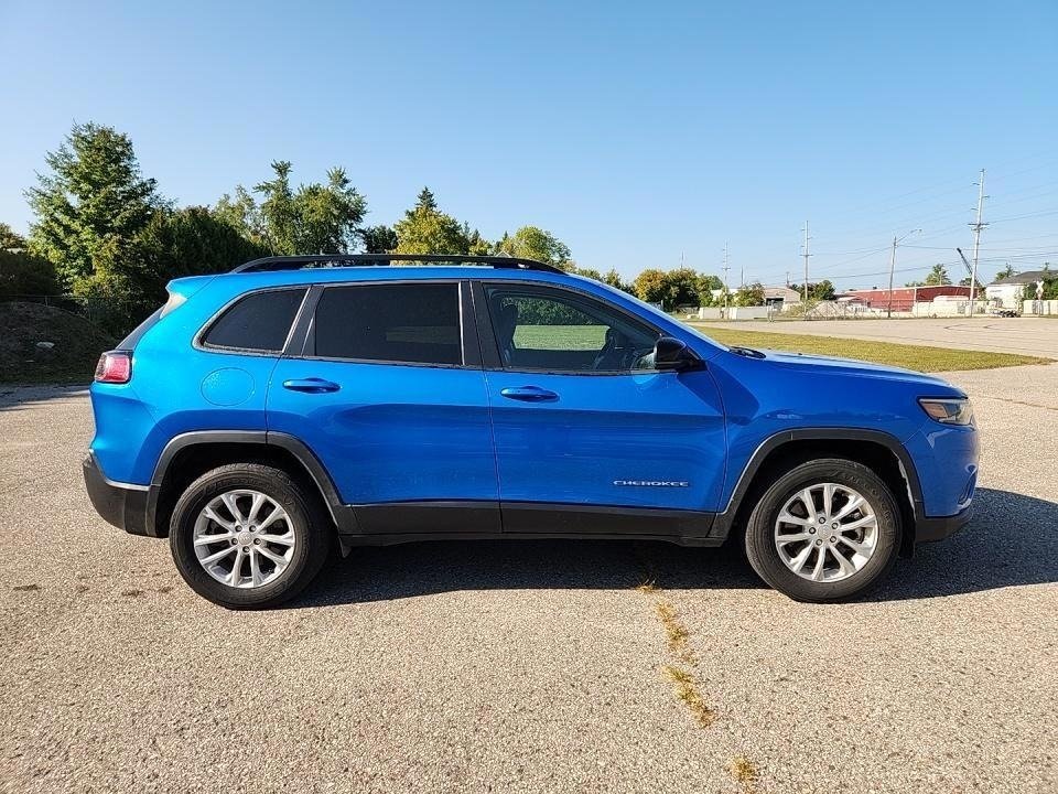 2022 Jeep Cherokee Latitude Lux photo 2