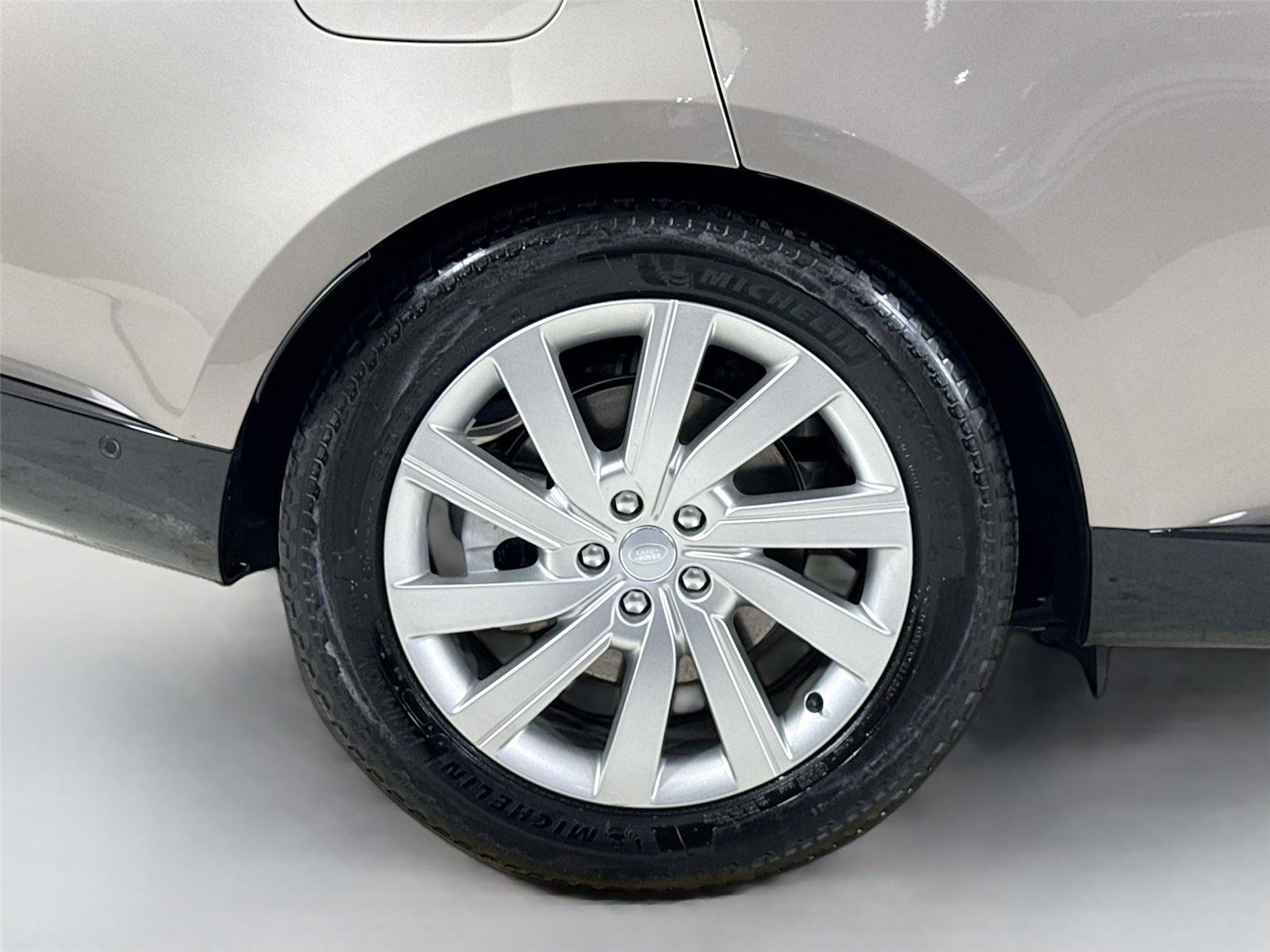 2023 Land Rover Range Rover SE photo 35