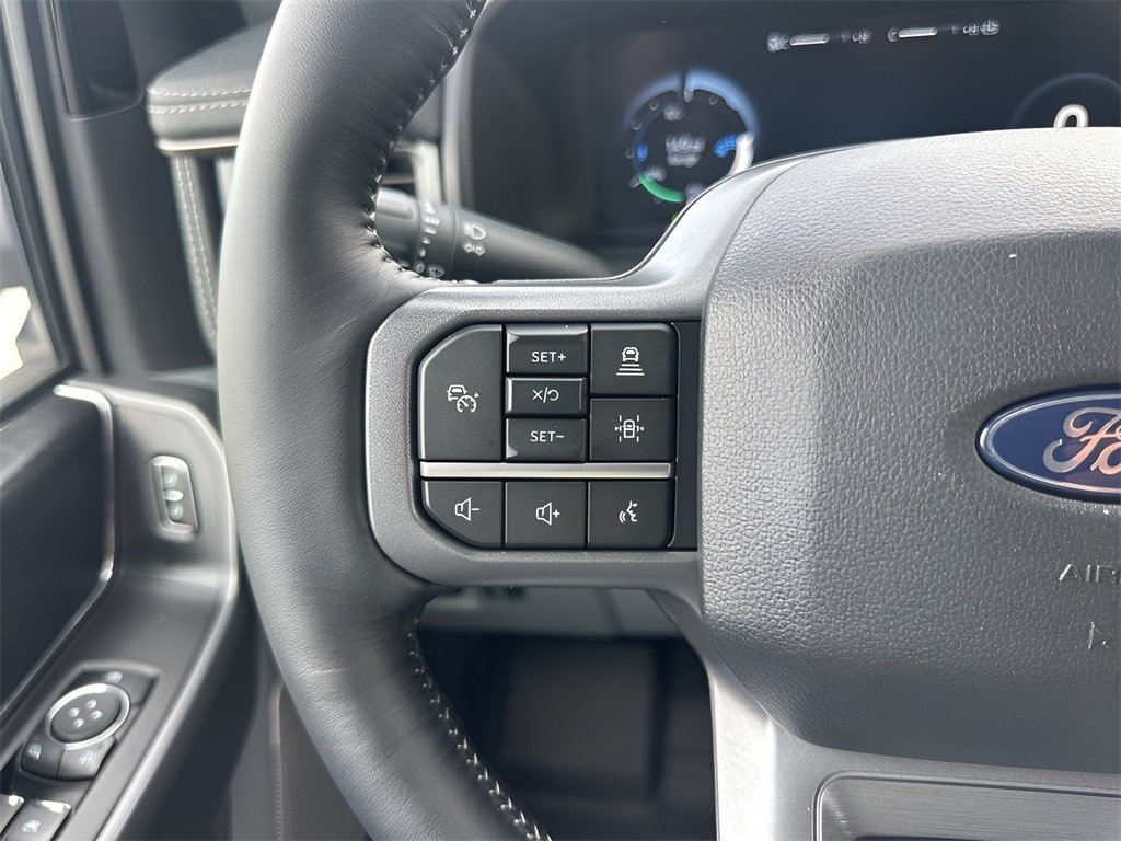 2024 Ford F-150 Lightning photo 13