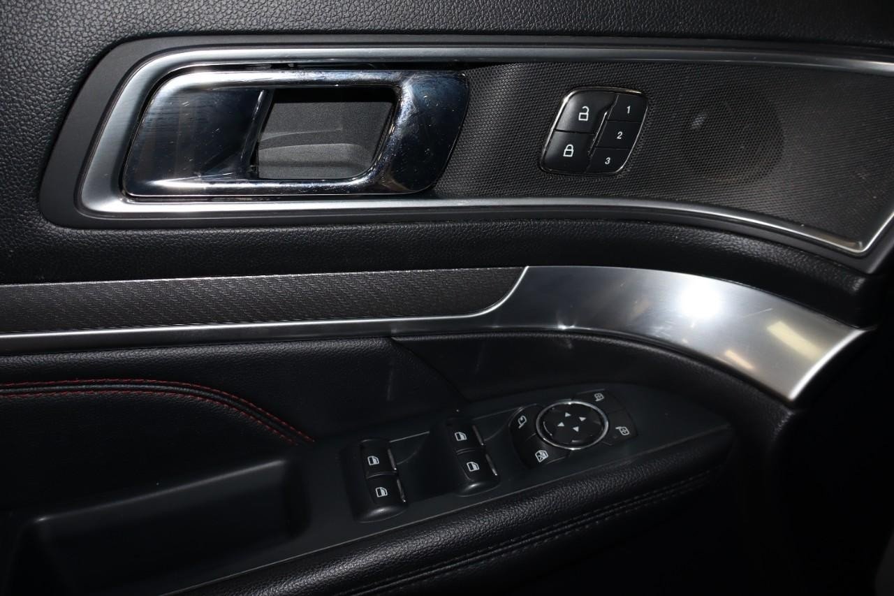 2019 Ford Explorer Sport photo 15