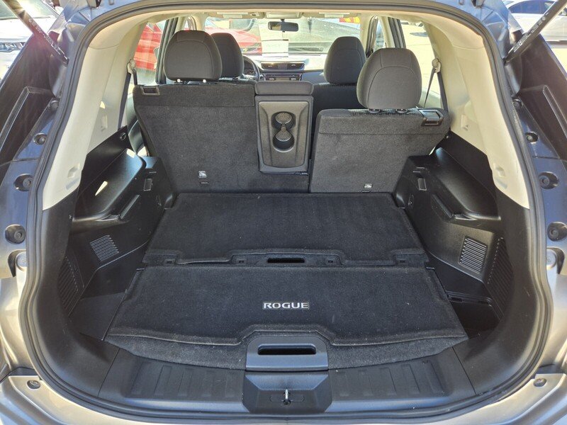 2017 Nissan Rogue S photo 10