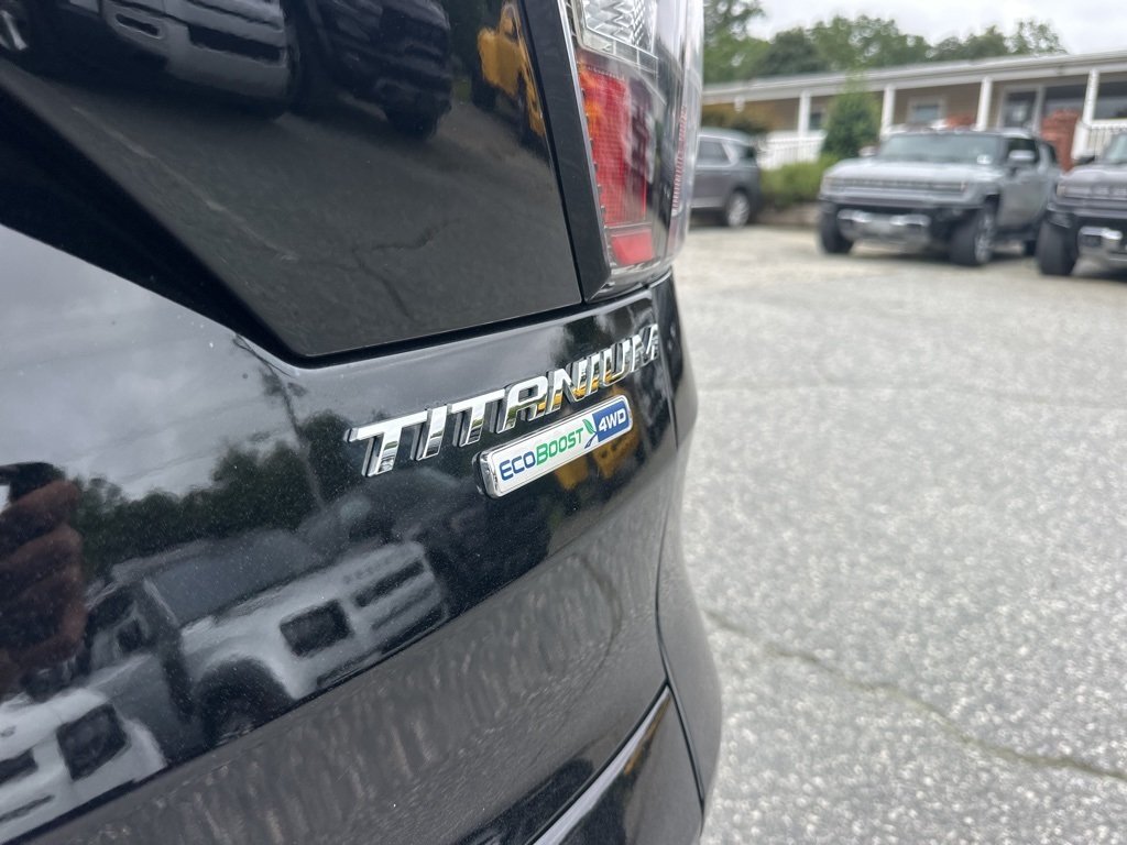 2017 Ford Escape Titanium photo 30