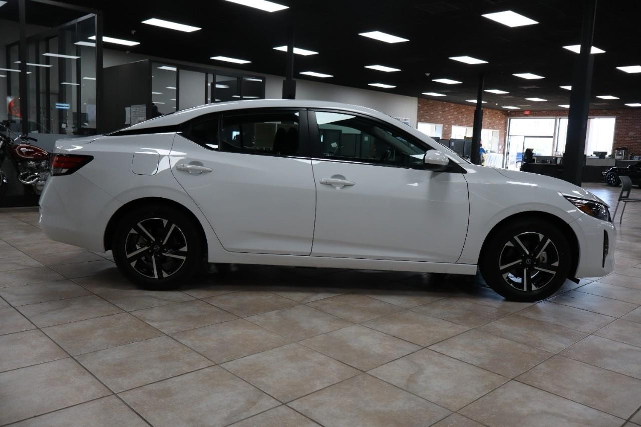 2025 Nissan Sentra SV photo 5