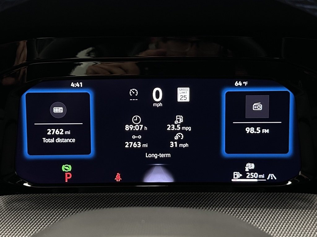 2025 Volkswagen Golf R 2.0 TSI photo 27
