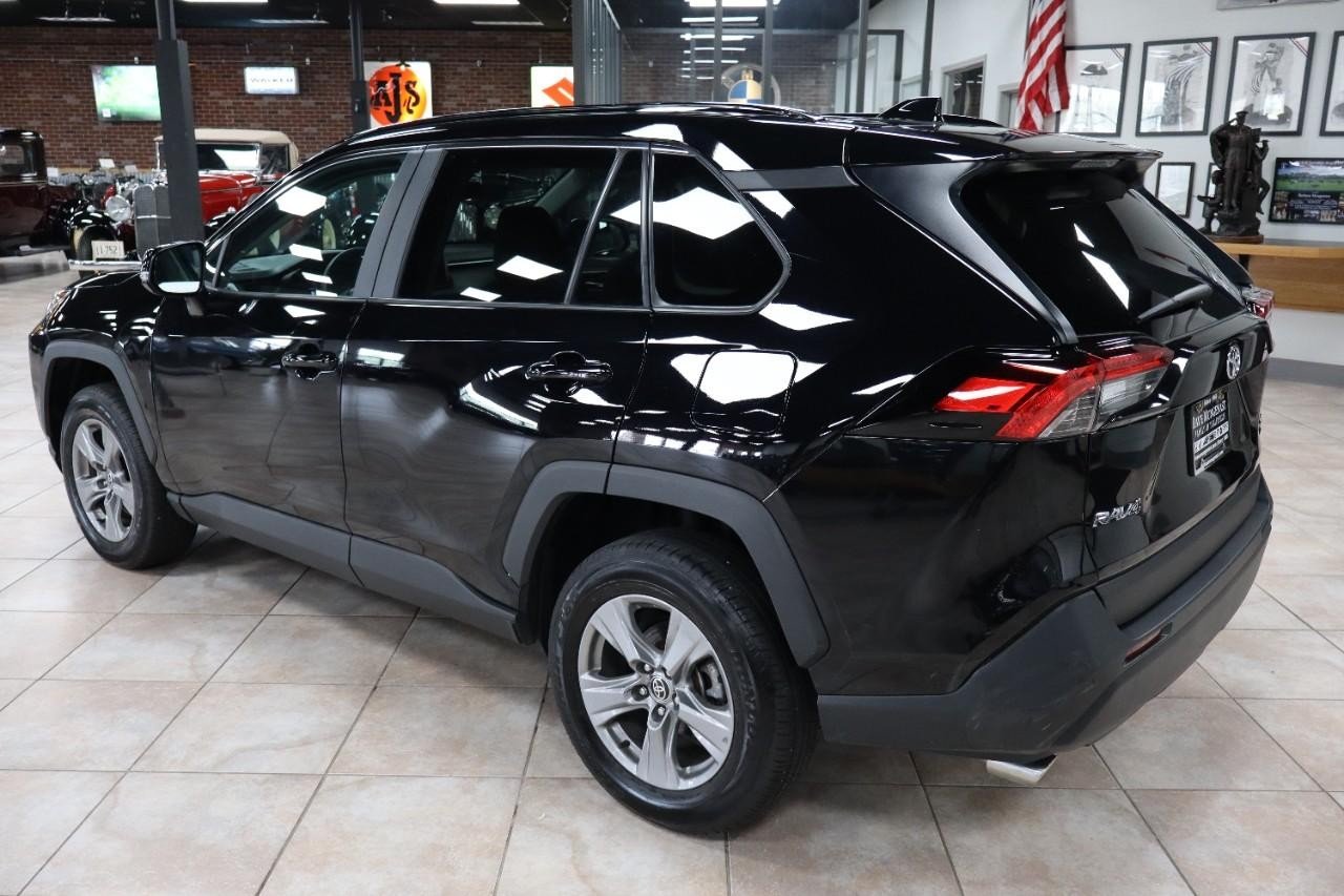 2024 Toyota RAV4 XLE photo 2